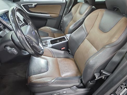 Used 2016 Volvo XC60 T5 Premier w/ Proximity Package FWD image 5
