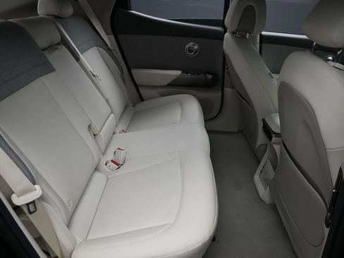 Used 2025 Genesis GV60 RWD image 35