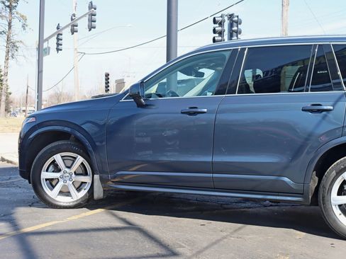 Used 2021 Volvo XC90 T6 Momentum w/ Climate Package image 14