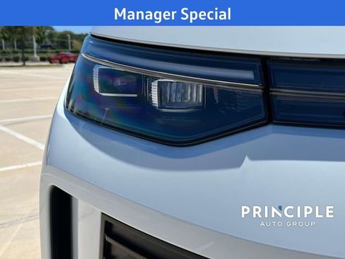 New 2025 Volkswagen Tiguan SE image 11