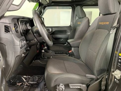Used 2024 Jeep Gladiator Mojave w/ Convenience Group AWD/4WD image 20