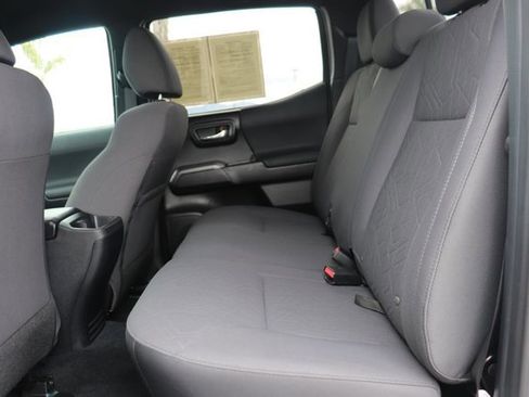 Used 2019 Toyota Tacoma TRD Sport image 13