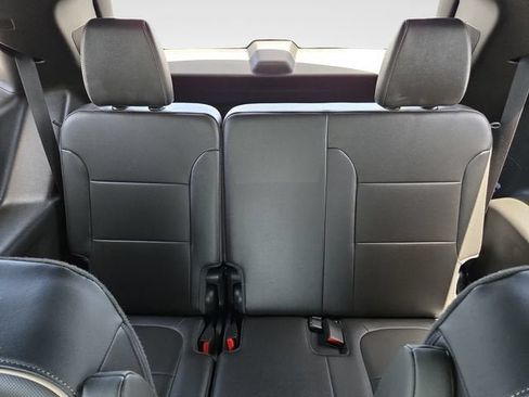 Used 2023 Chevrolet Traverse Premier AWD/4WD image 12
