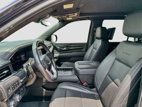 Used 2024 GMC Yukon Denali w/ Advanced Technology Package RWD image 11