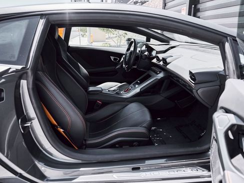 Used 2021 Lamborghini Huracan EVO RWD image 33