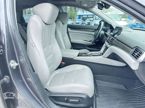 Used 2020 Honda Accord Touring image 17
