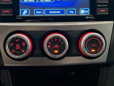 Used 2017 Subaru Crosstrek 2.0i Premium w/ Moonroof Package image 11