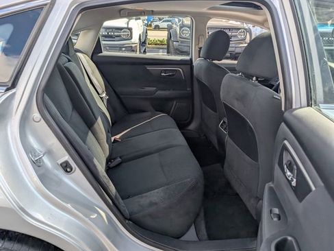 Used 2015 Nissan Altima 2.5 SV w/ Convenience Package image 19