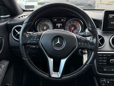 Used 2014 Mercedes-Benz CLA 250 image 29