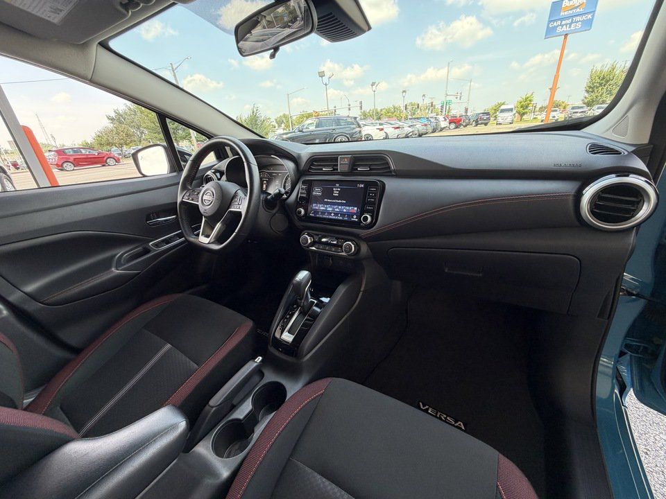 Used 2025 Nissan Versa SR FWD image 25