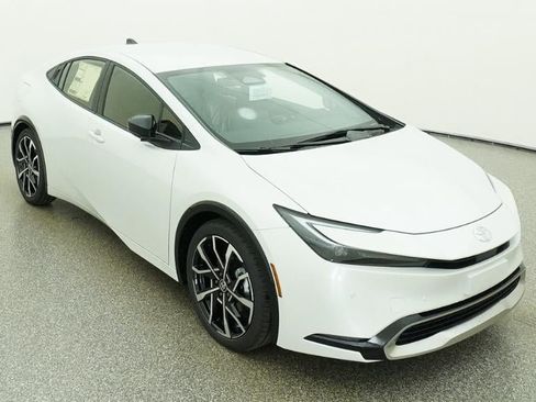 New 2026 Toyota Prius Plug-In Hybrid FWD image 13