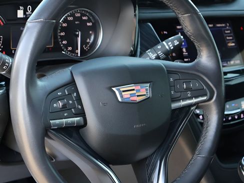 Used 2024 Cadillac XT6 Premium Luxury image 22