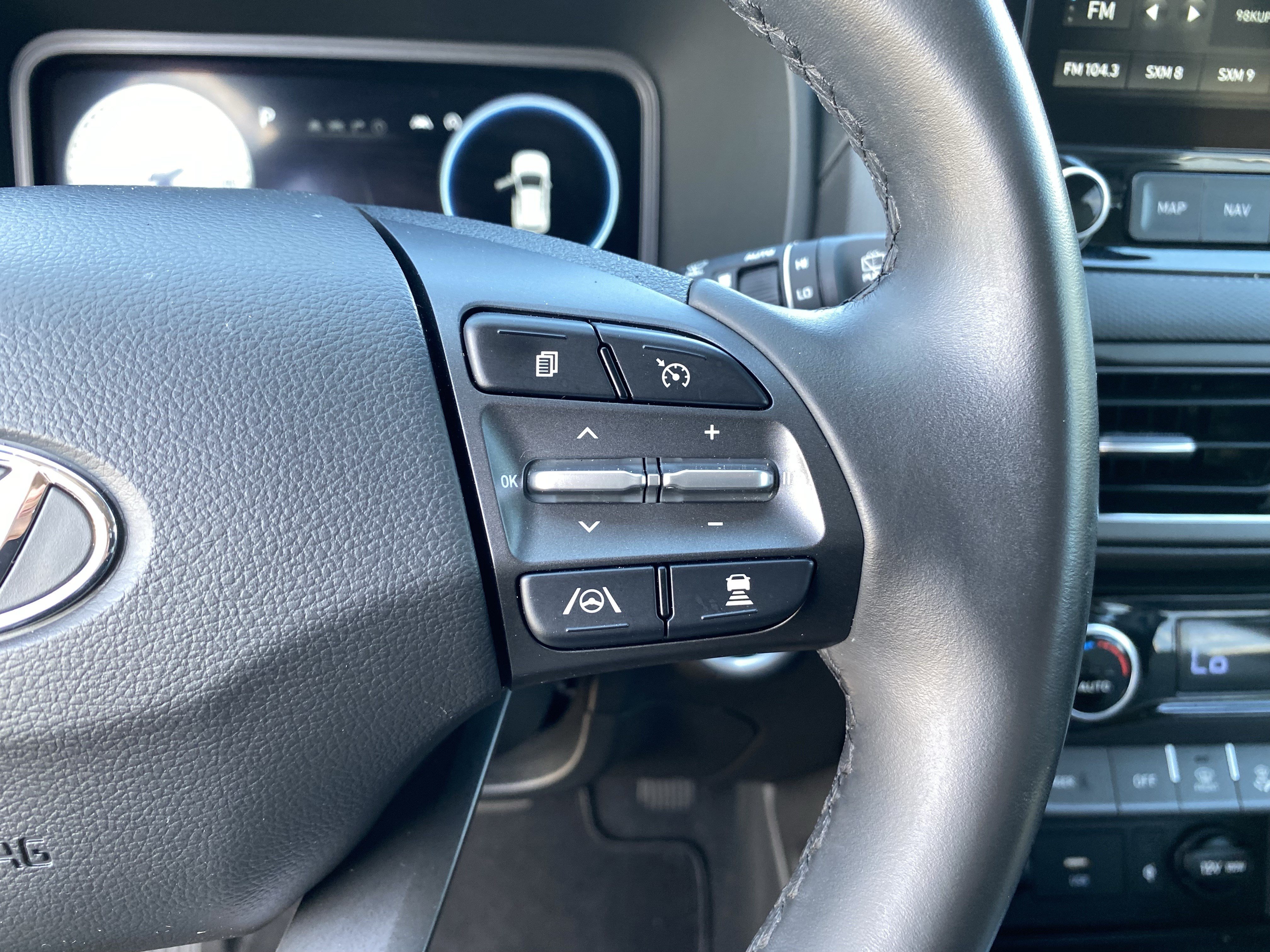Certified 2022 Hyundai Kona Limited FWD image 29