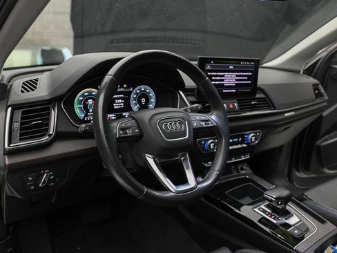 Used 2022 Audi Q5 e Premium w/ Convenience Package image 28
