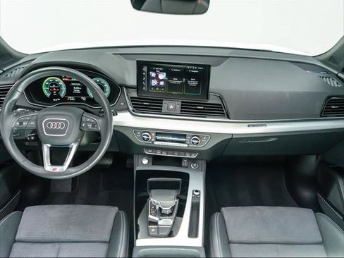 Used 2024 Audi Q5 e Premium Plus w/ Premium Plus Package AWD/4WD image 19