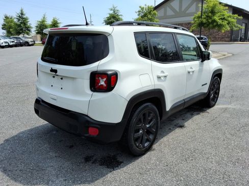 Used 2018 Jeep Renegade Altitude FWD image 5