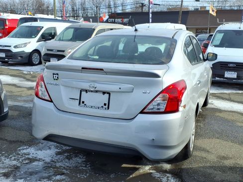 Used 2017 Nissan Versa SV FWD image 7