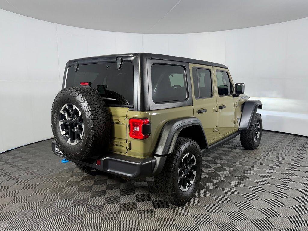 Used 2025 Jeep Wrangler Unlimited Rubicon 4xe w/ Convenience Group AWD/4WD image 8