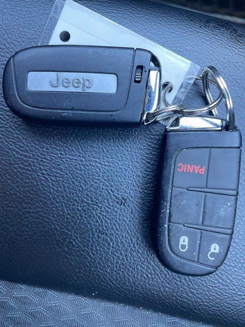 Used 2023 Jeep Compass Latitude AWD/4WD image 17