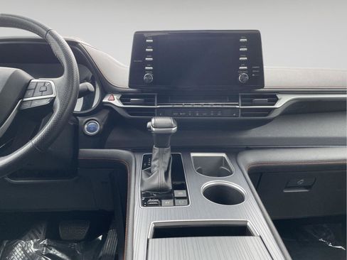 Used 2023 Toyota Sienna XSE image 27