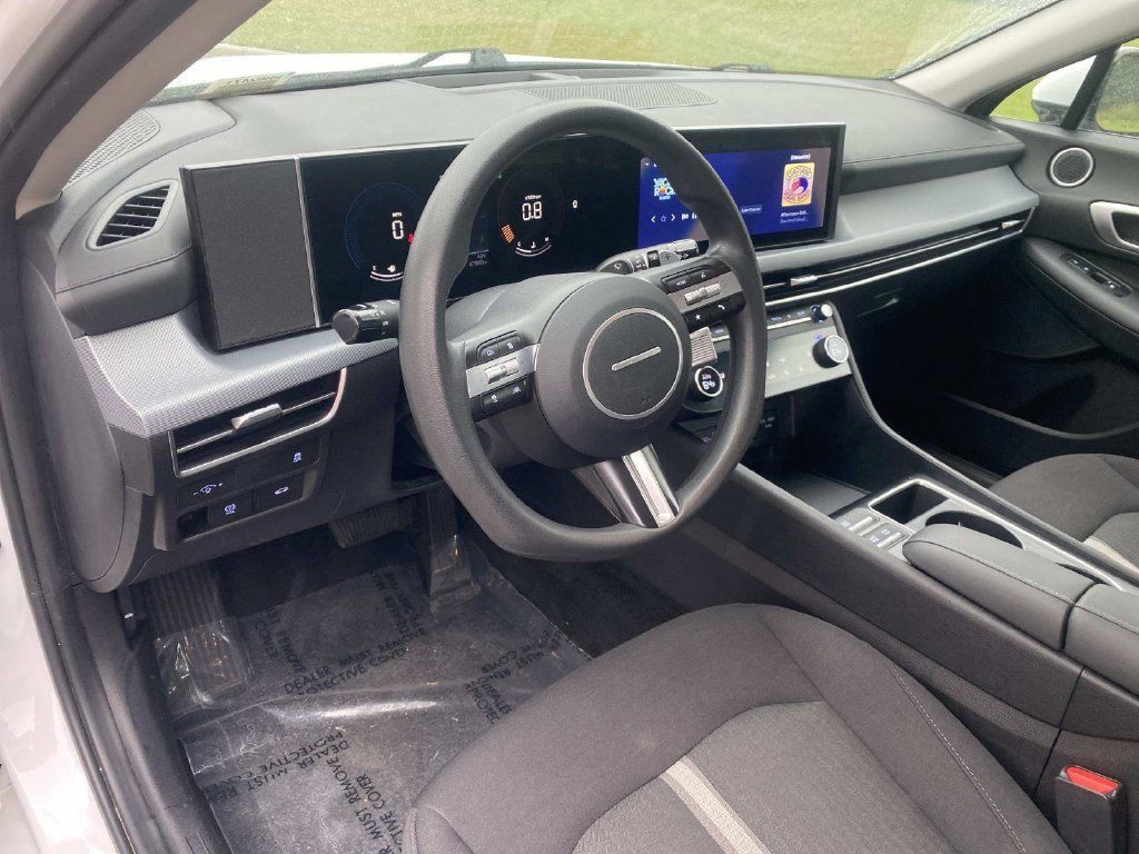 Used 2025 Hyundai Sonata SEL FWD image 19