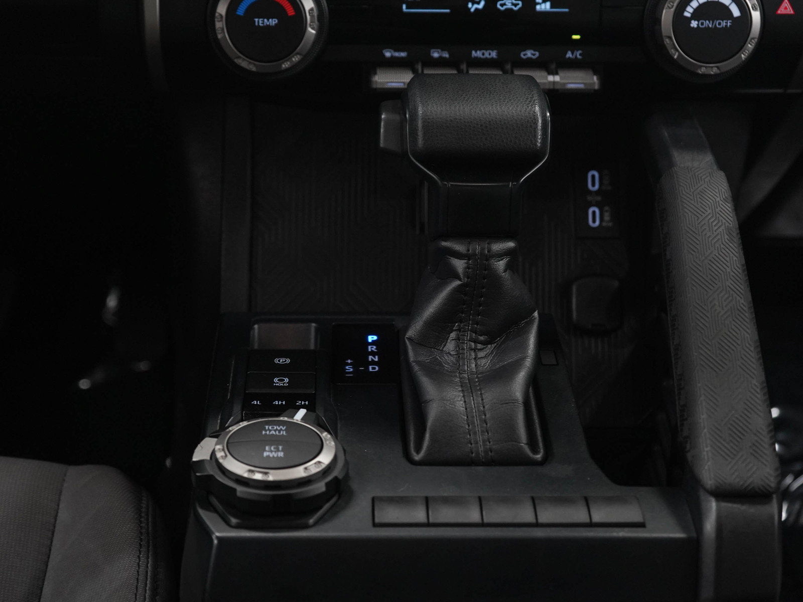 Used 2025 Toyota Tacoma SR5 AWD/4WD image 19