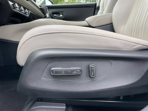 Used 2025 Honda HR-V EX-L image 24