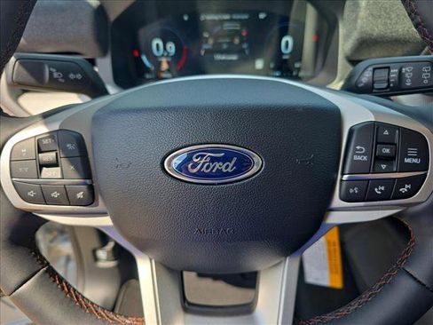 New 2025 Ford Explorer Active w/ Active Comfort Package image 15