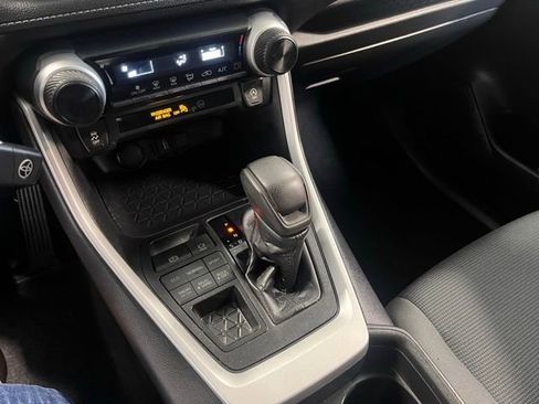 Used 2021 Toyota RAV4 LE w/ Carpet Mat Package (TMS) image 29