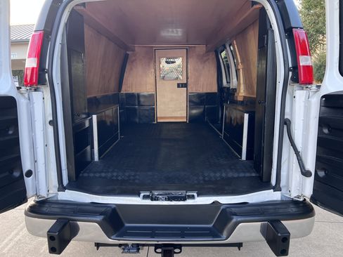 Used 2019 GMC Savana 2500 w/ Driver Convenience Package image 34