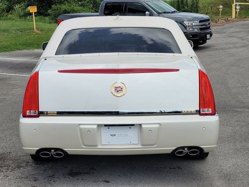 Used 2010 Cadillac DTS Luxury FWD image 6