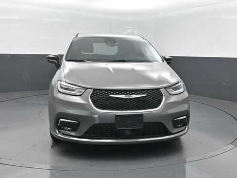 Used 2025 Chrysler Pacifica Select FWD image 33