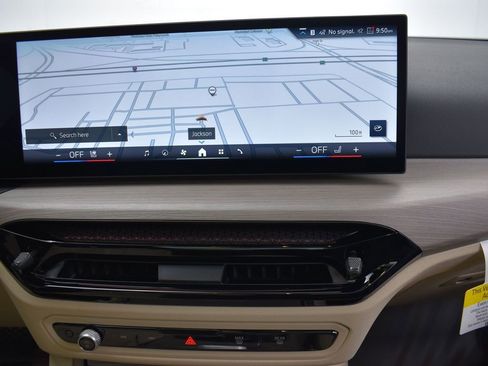 Certified 2025 BMW 330i Sedan w/ Premium Package image 28