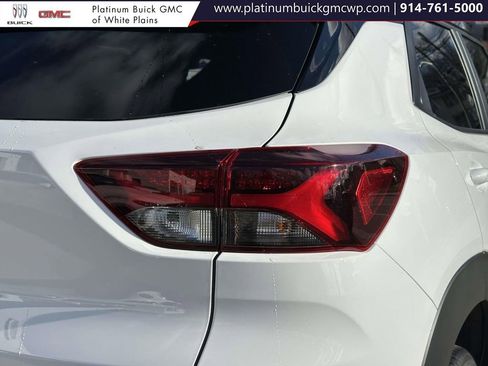 Used 2023 Chevrolet TrailBlazer RS w/ Convenience Package image 12