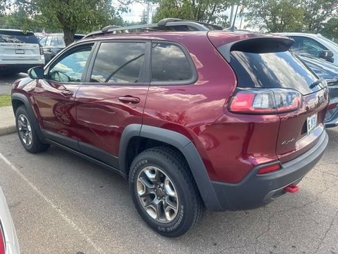 Used 2019 Jeep Cherokee Trailhawk w/ Cold Weather Group AWD/4WD image 4