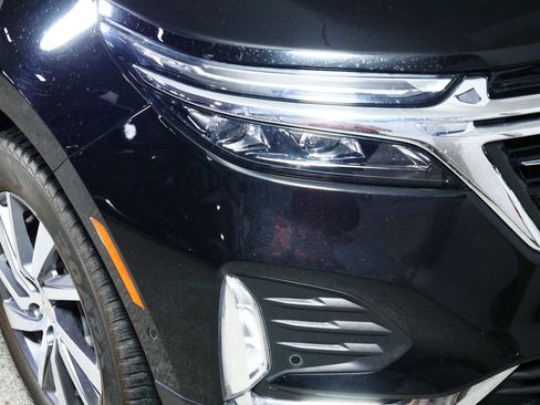 Used 2023 Chevrolet Equinox Premier AWD/4WD image 16