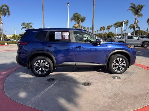 Used 2023 Nissan Rogue SV image 9