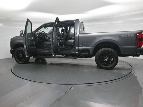 New 2026 Ford F250 Lariat w/ Black Appearance Package image 33
