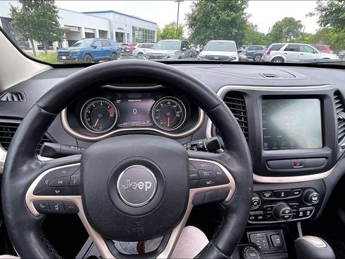 Used 2016 Jeep Cherokee Limited AWD/4WD image 18