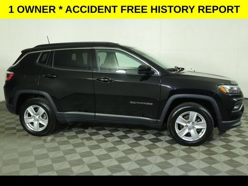 Used 2022 Jeep Compass Latitude AWD/4WD image 2