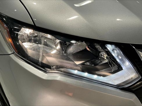 Used 2020 Nissan Rogue SL AWD/4WD image 32