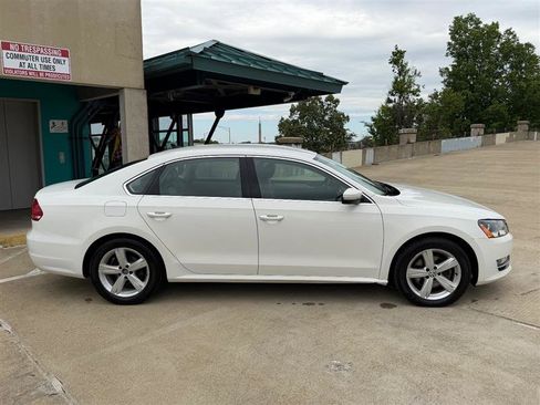 Used 2015 Volkswagen Passat 1.8T Limited Edition FWD image 8