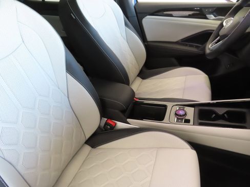 New 2026 Volkswagen Tiguan SEL R-Line image 28