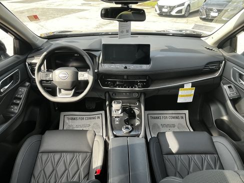 New 2026 Nissan Rogue Platinum AWD/4WD image 18