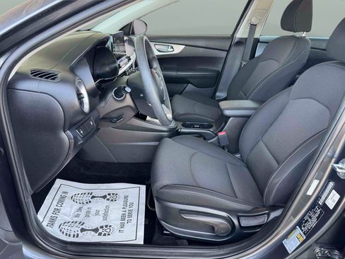 Used 2022 Kia Forte LXS FWD image 10