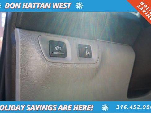 Used 2021 GMC Acadia SLT w/ Trailering Package image 18