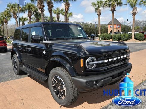 New 2026 Ford Bronco Outer Banks image 7