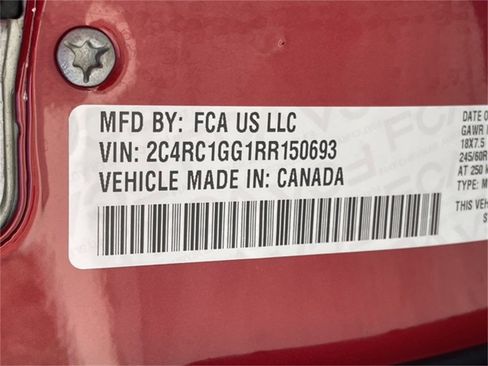 Certified 2024 Chrysler Pacifica Limited image 34