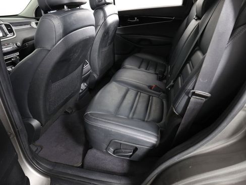 Used 2017 Kia Sorento FWD w/ LX Convenience Package image 17