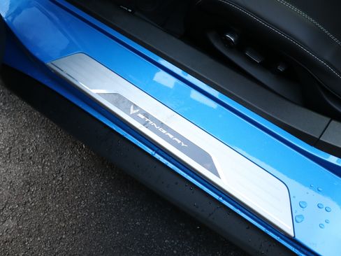 Used 2025 Chevrolet Corvette Stingray Preferred Conv w/ Z51 Performance Package RWD image 21